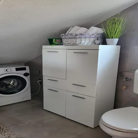 Apartment Elegant With Garden Terrace - Two Bedroom *