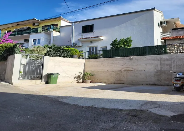 公寓 Elegant With Garden Terrace - Two Bedroom