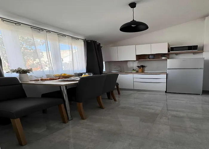 Elegant With Garden Terrace - Two Bedroom *