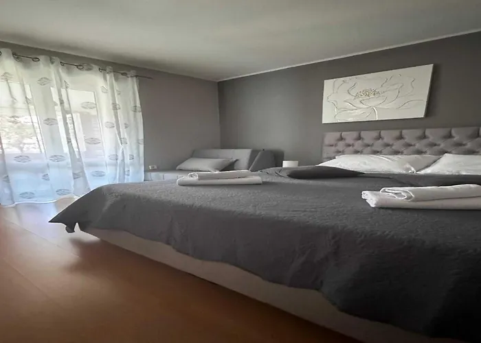 公寓 Elegant With Garden Terrace - Two Bedroom 特罗吉尔